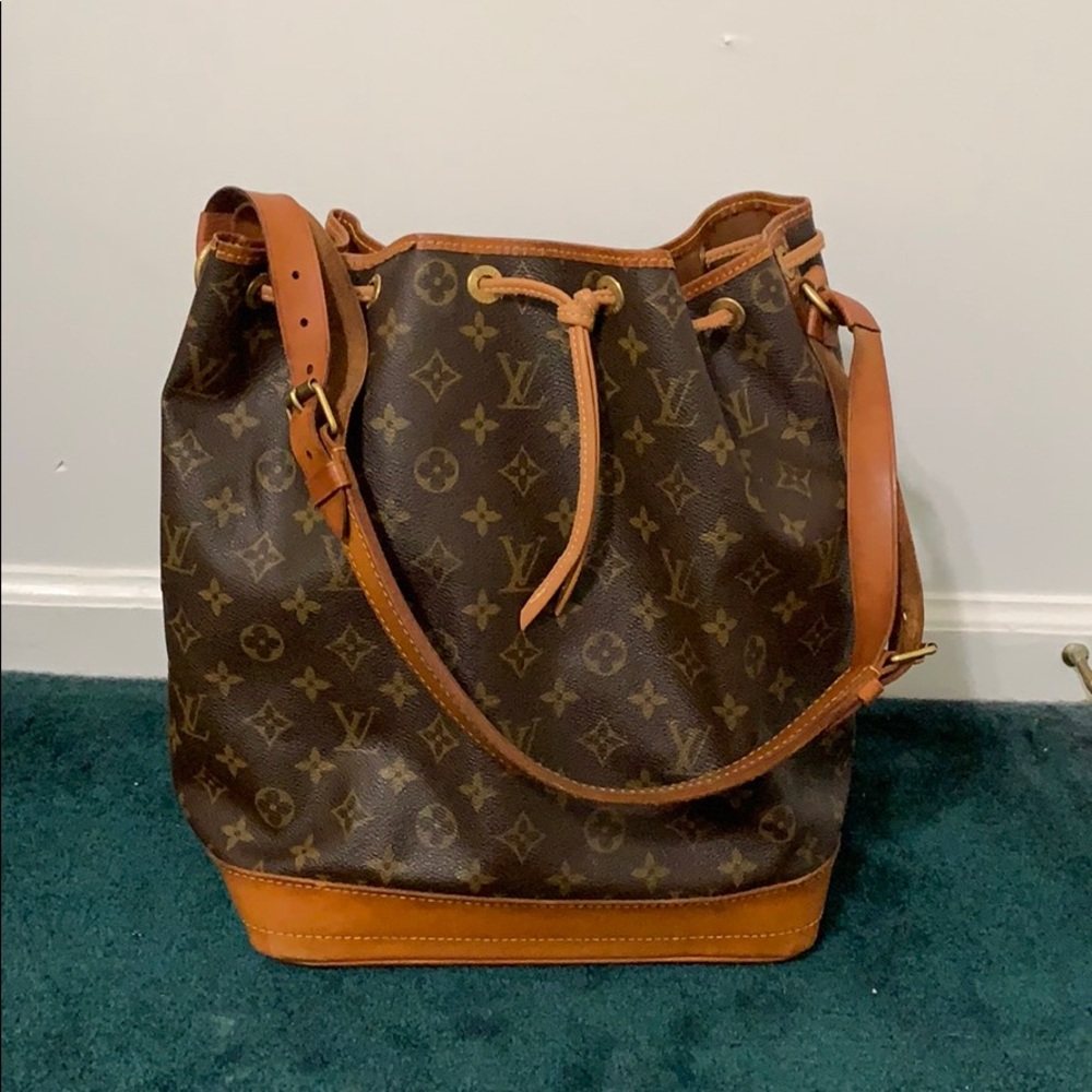 Authentic Louis Vuitton monogram Noe